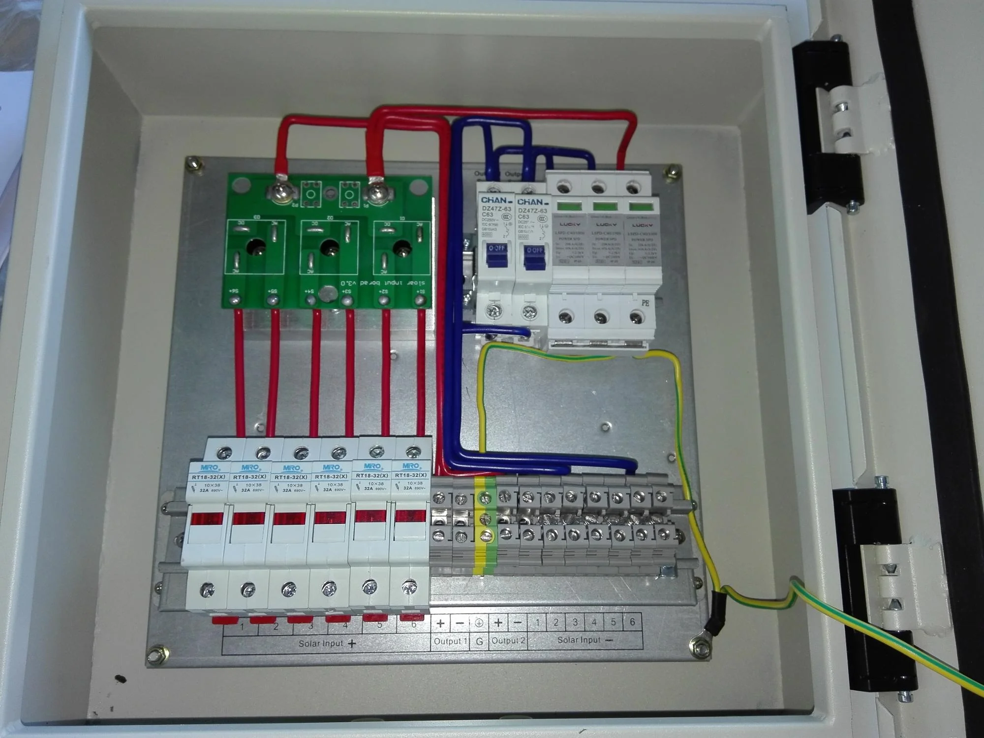 SNADI Off Grid 6 in 2 Solar Panel Pure Sine Wave Combiner Box With EXW Price