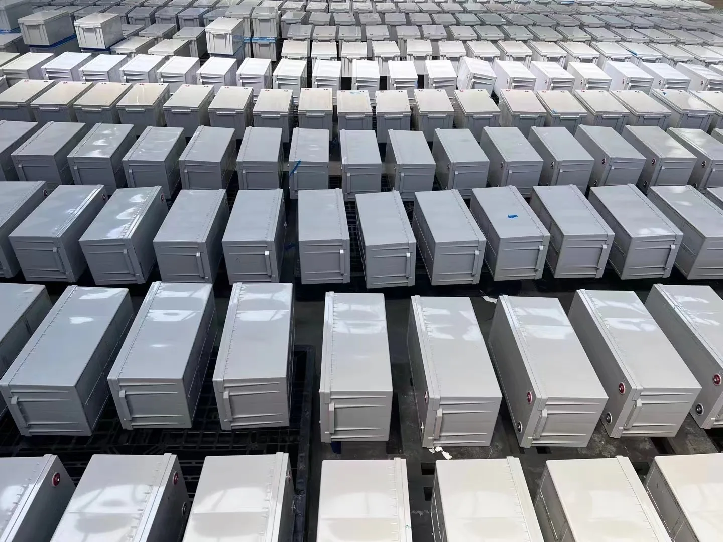 Manufacturer 2.5KW 5KW 10KW 15KW Off Grid Solar System for Household Lithium Battery Gel Battery off Grid Inverter
