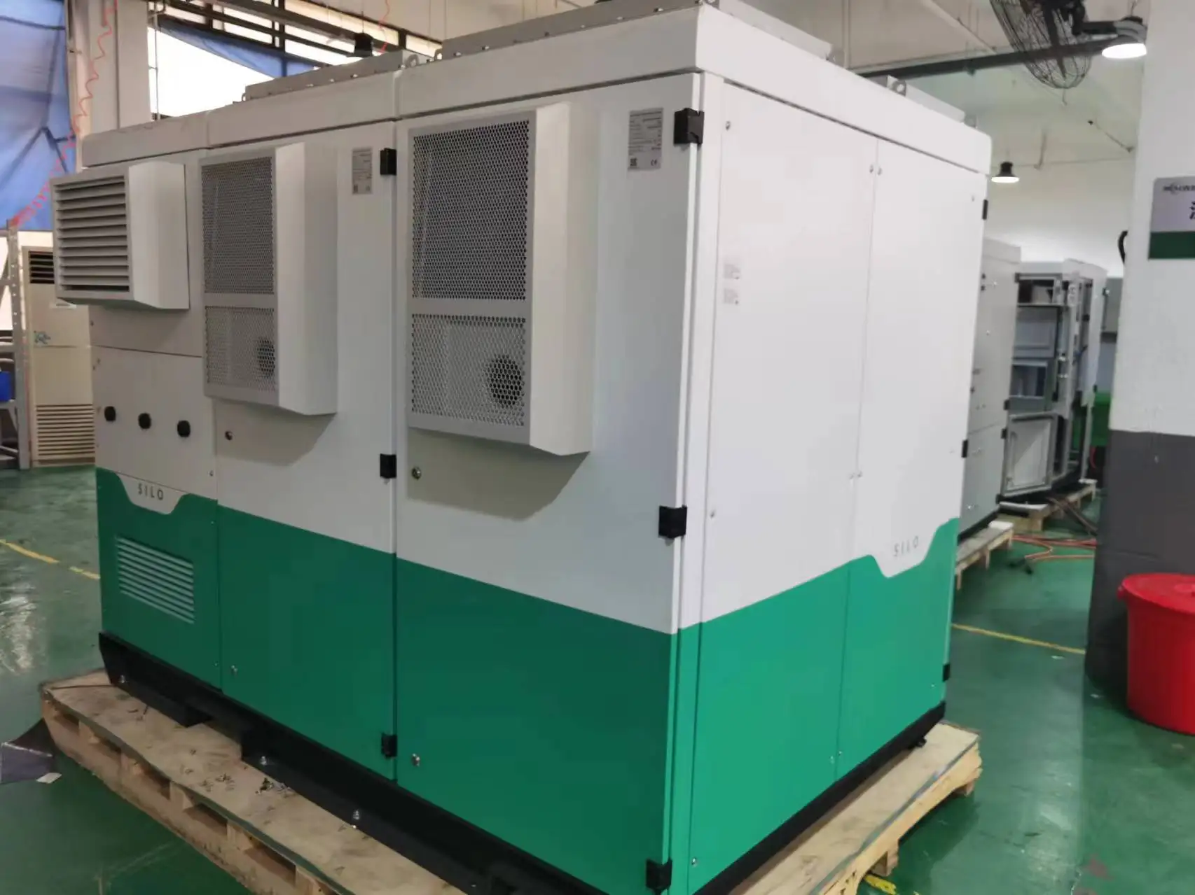 High Efficiency Air-Cooled Power Conversion System China LiFePO4 Battery Solar Energy Storage Container High Energy Storage