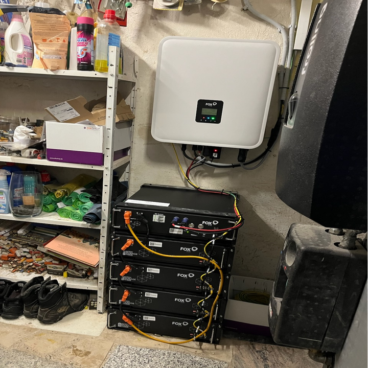 High Efficiency HV LiFePO4 Solar Battery Stackable Energy Storage System 51.2V 2.56kWh for Off-Grid Hybrid Solar Applications FOXESS