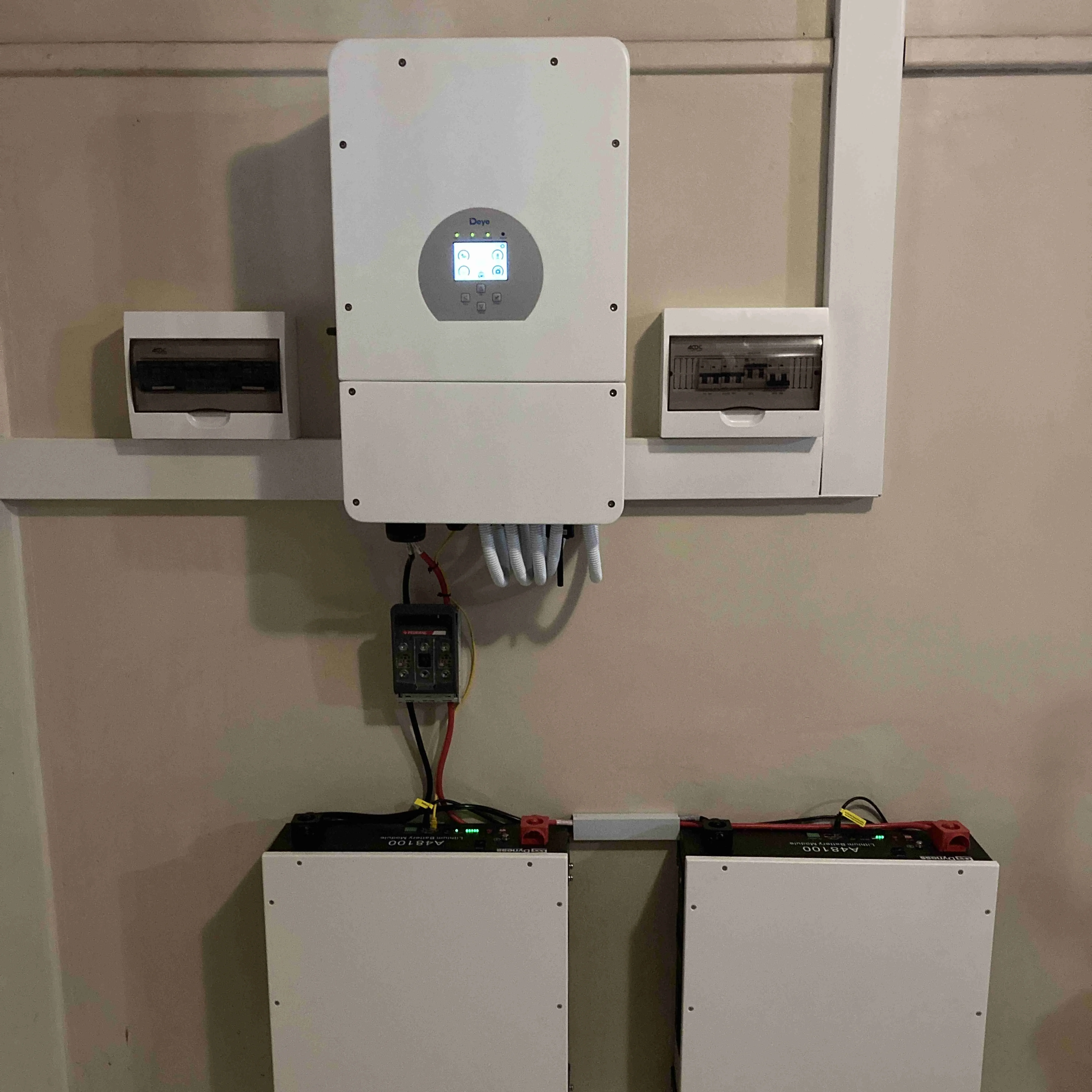 Solar Inverter Hybrid 5kw 6kw 8kw 10kw 12kw 3 Phase Grid-Tie and Off-Grid System Deye