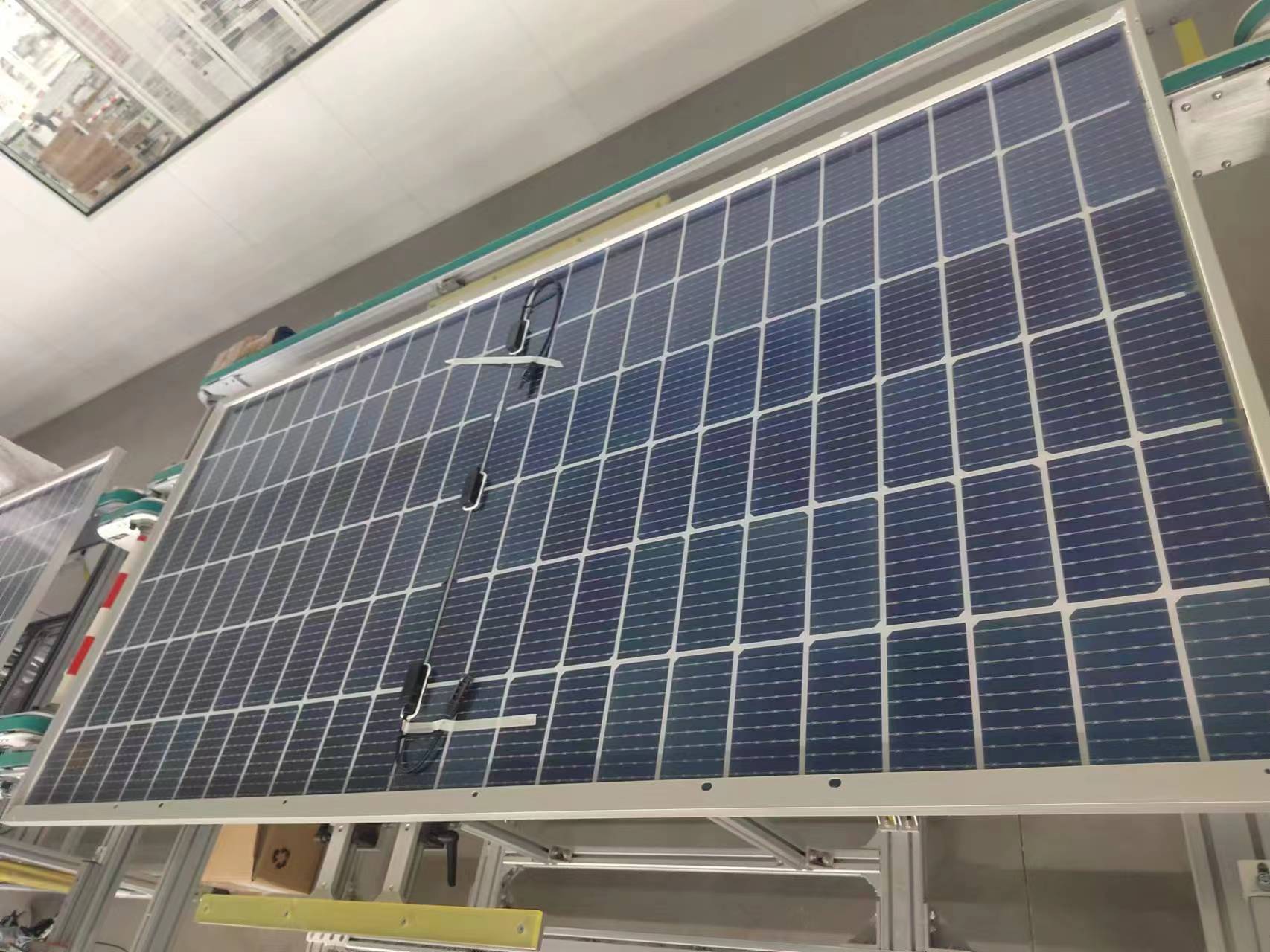 Bifacial Solar Panel 550W 21% Efficiency PERC Cell for Residential and Commercial PV Systems